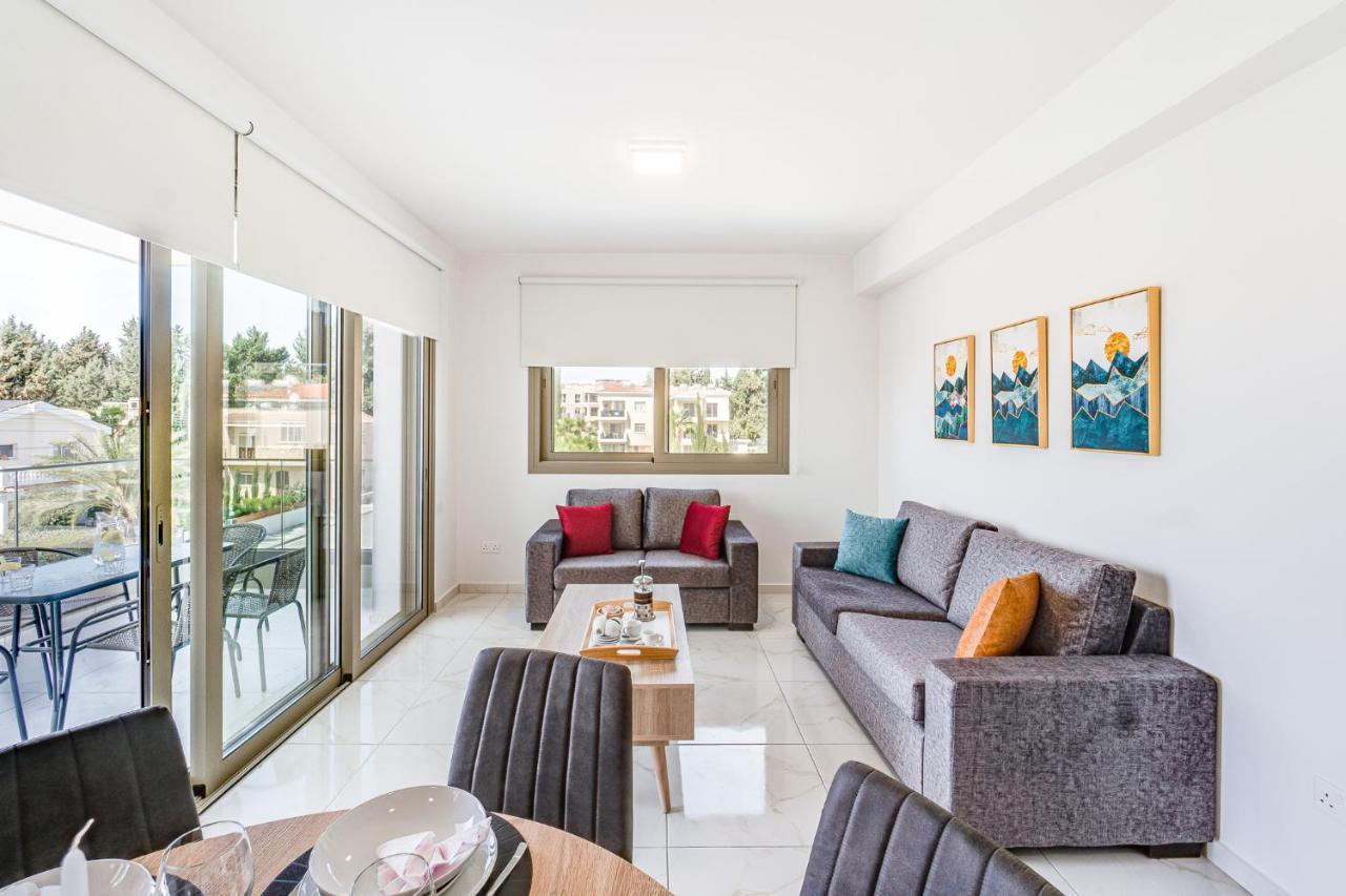Adolina Apartments By Ezoria Villas Paphos Kültér fotó