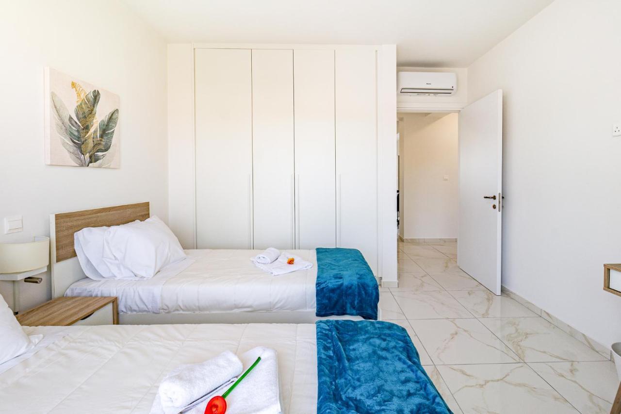 Adolina Apartments By Ezoria Villas Paphos Kültér fotó
