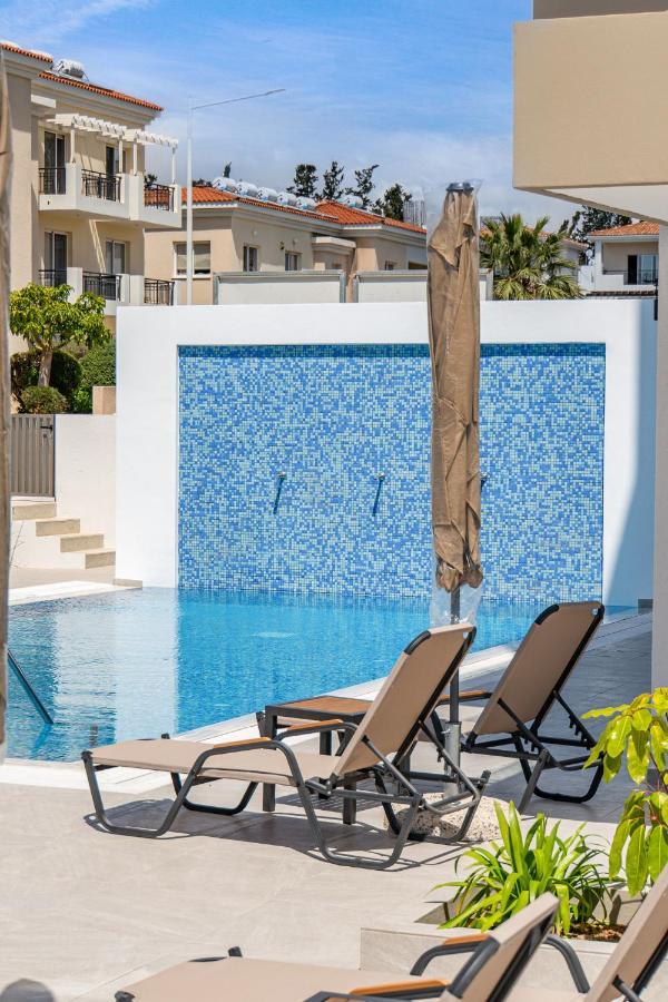 Adolina Apartments By Ezoria Villas Paphos Kültér fotó