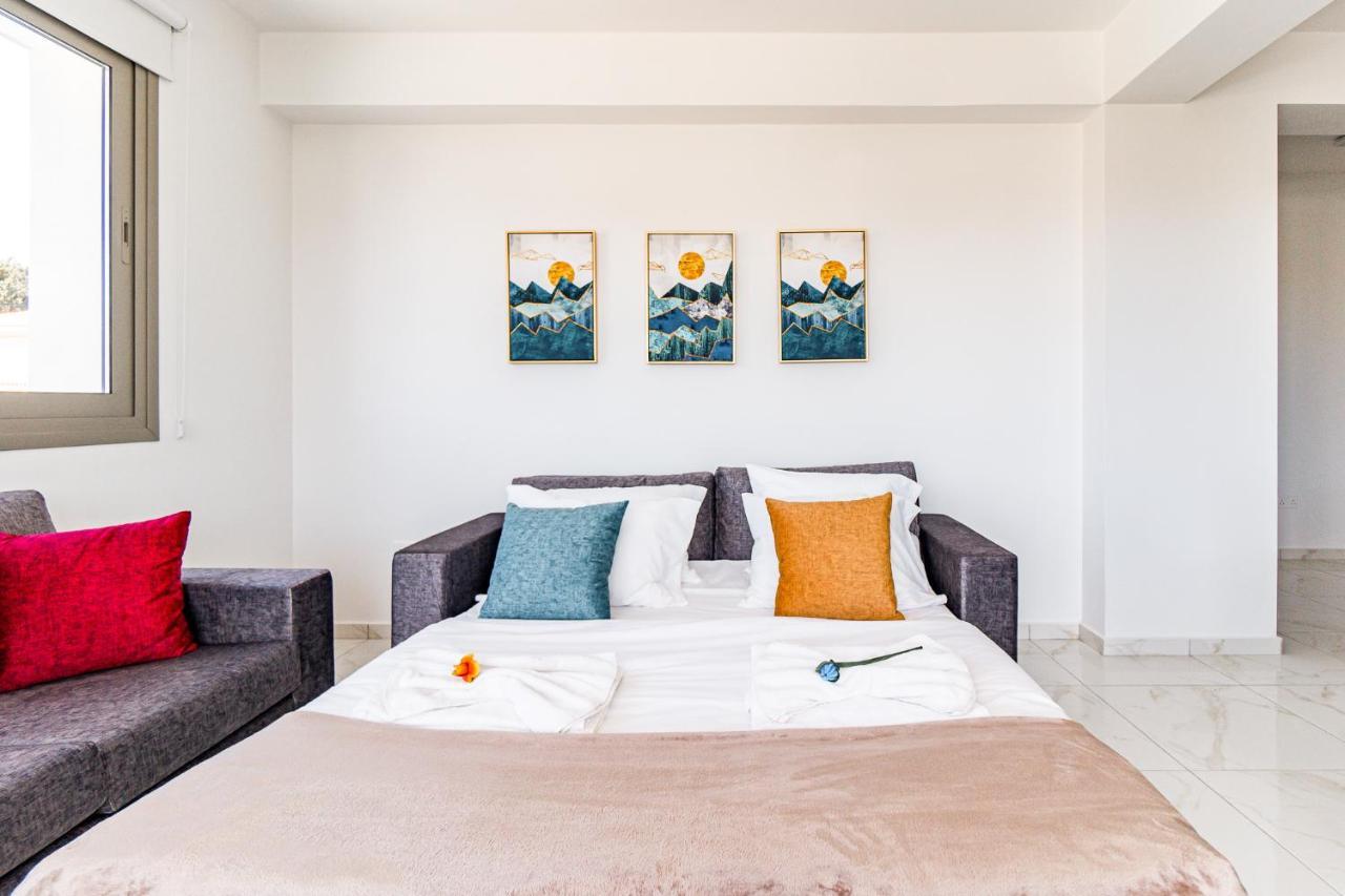 Adolina Apartments By Ezoria Villas Paphos Kültér fotó