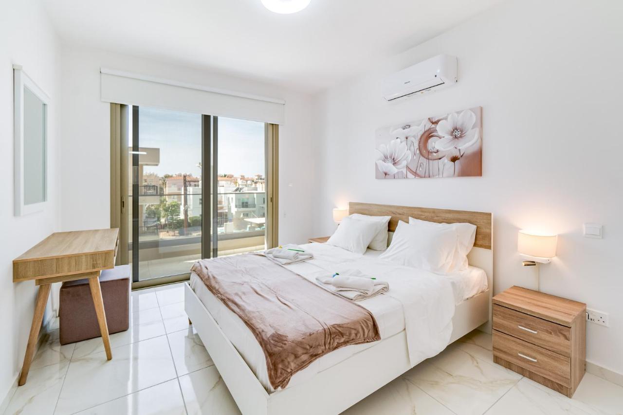 Adolina Apartments By Ezoria Villas Paphos Kültér fotó