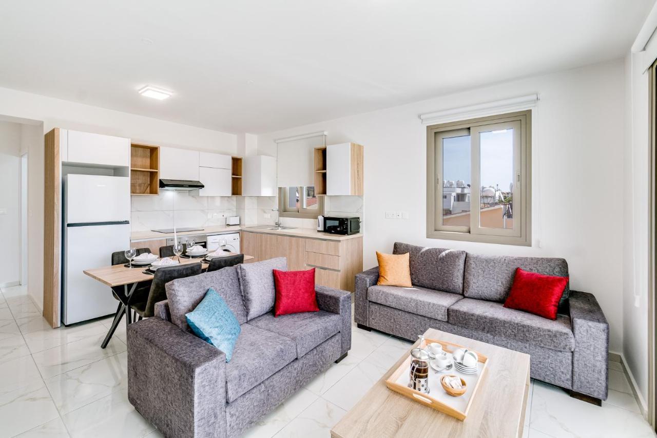 Adolina Apartments By Ezoria Villas Paphos Kültér fotó