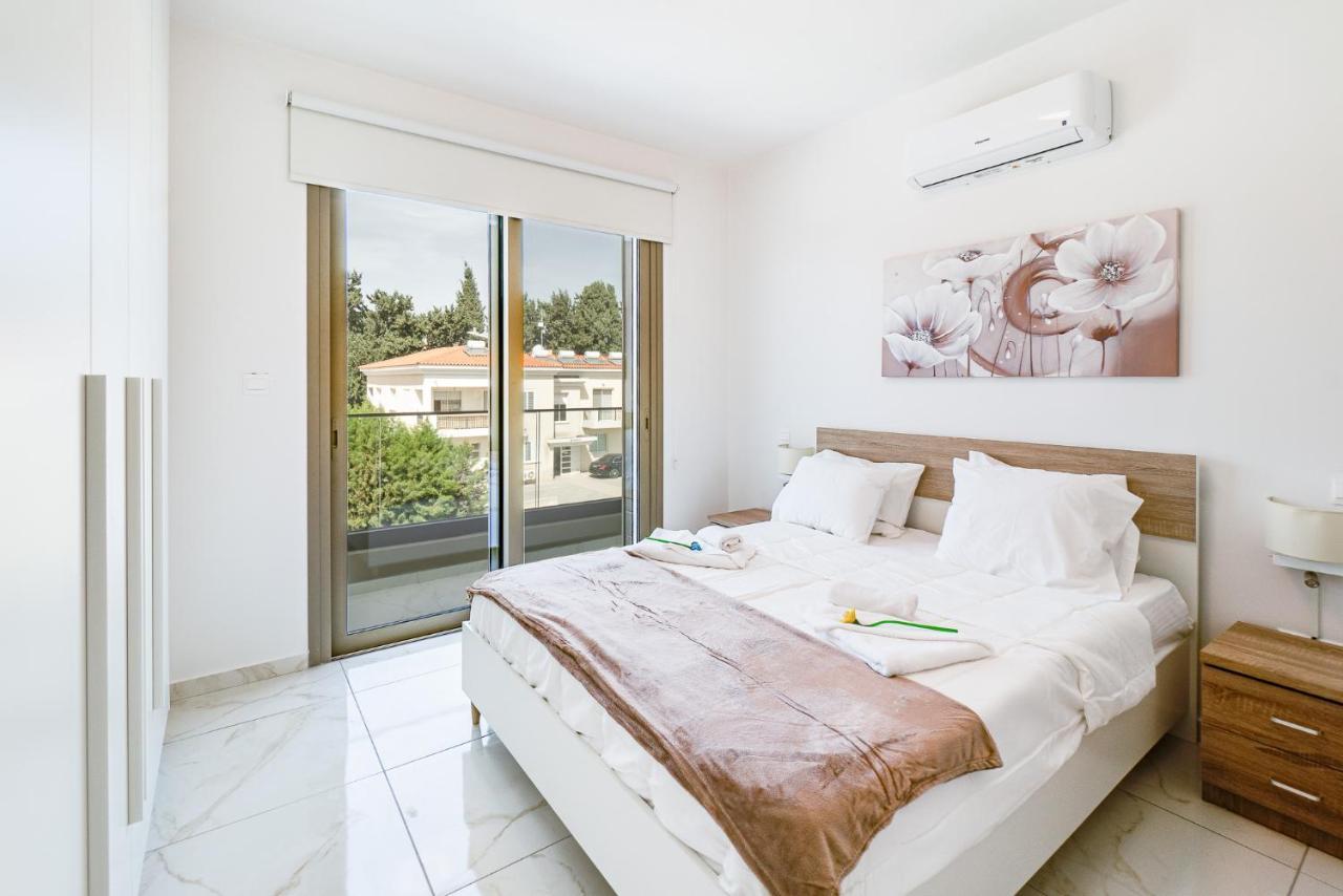 Adolina Apartments By Ezoria Villas Paphos Kültér fotó