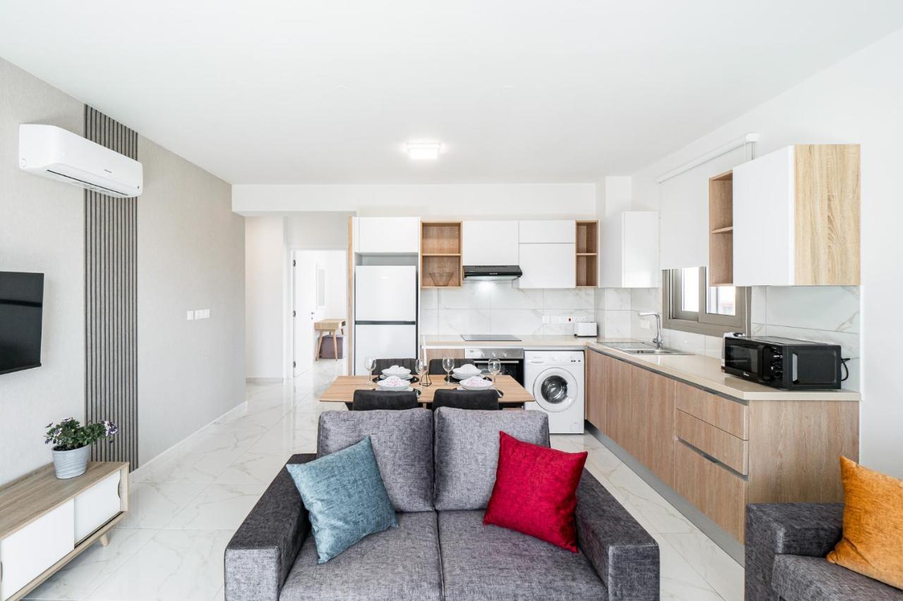 Adolina Apartments By Ezoria Villas Paphos Kültér fotó