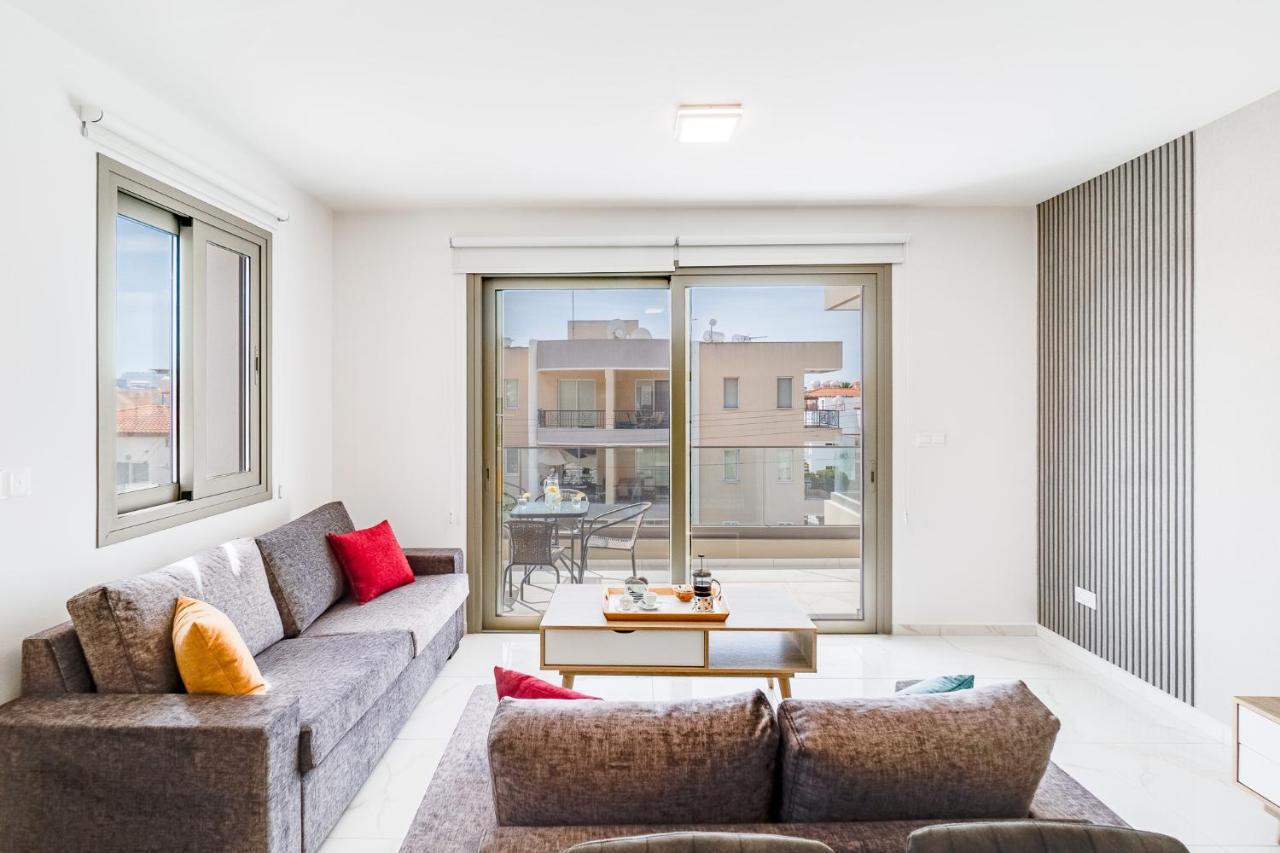 Adolina Apartments By Ezoria Villas Paphos Kültér fotó