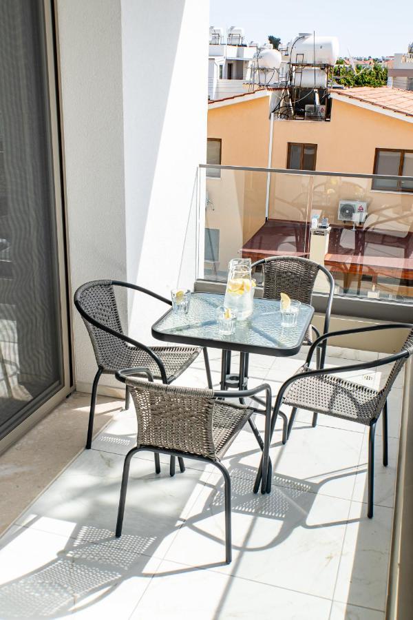 Adolina Apartments By Ezoria Villas Paphos Kültér fotó