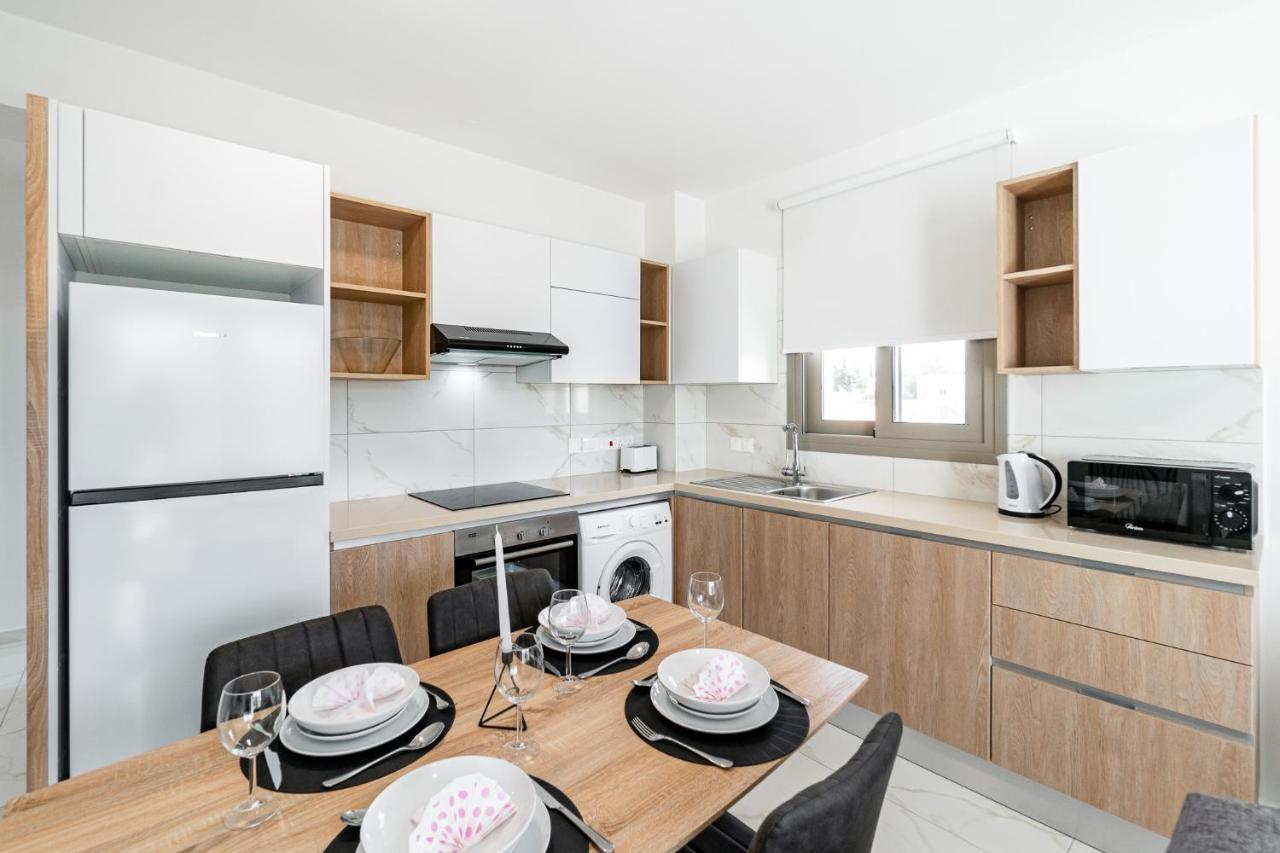 Adolina Apartments By Ezoria Villas Paphos Kültér fotó
